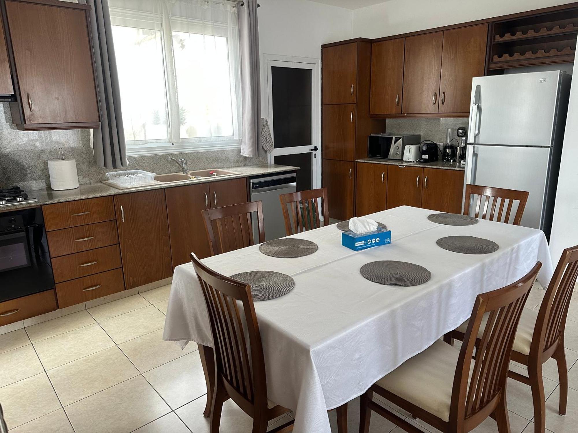Villa Andy-350 M From The Beach Larnaca Exterior photo